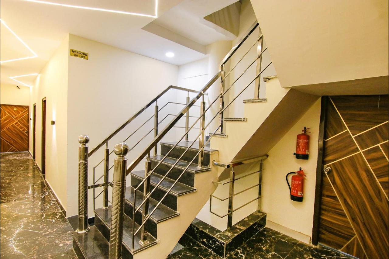 Fabhotel Palm Plaza Zirakpur 外观 照片
