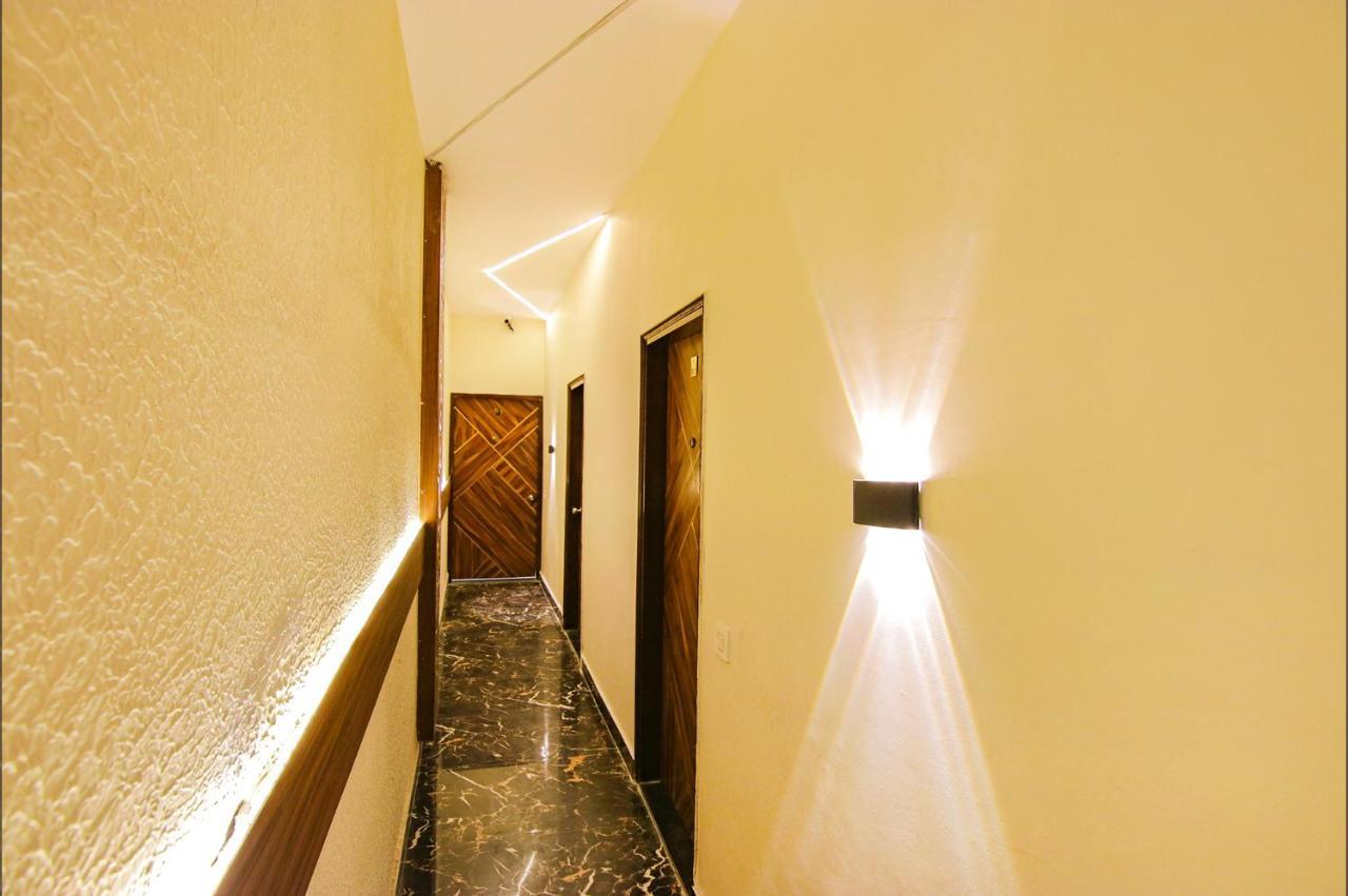 Fabhotel Palm Plaza Zirakpur 外观 照片